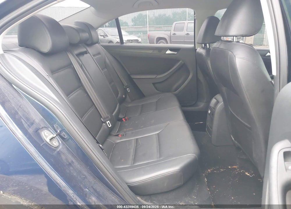 2014 VOLKSWAGEN JETTA VIN: 3VWD17AJ4EM212366