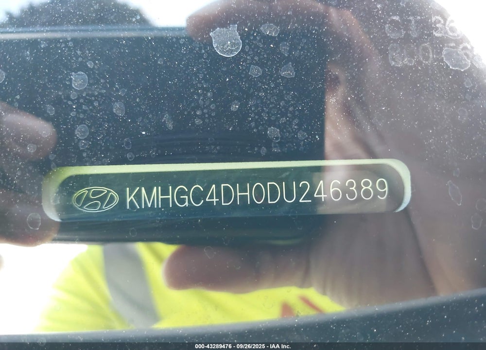 2013 HYUNDAI GENESIS VIN: KMHGC4DH0DU246389