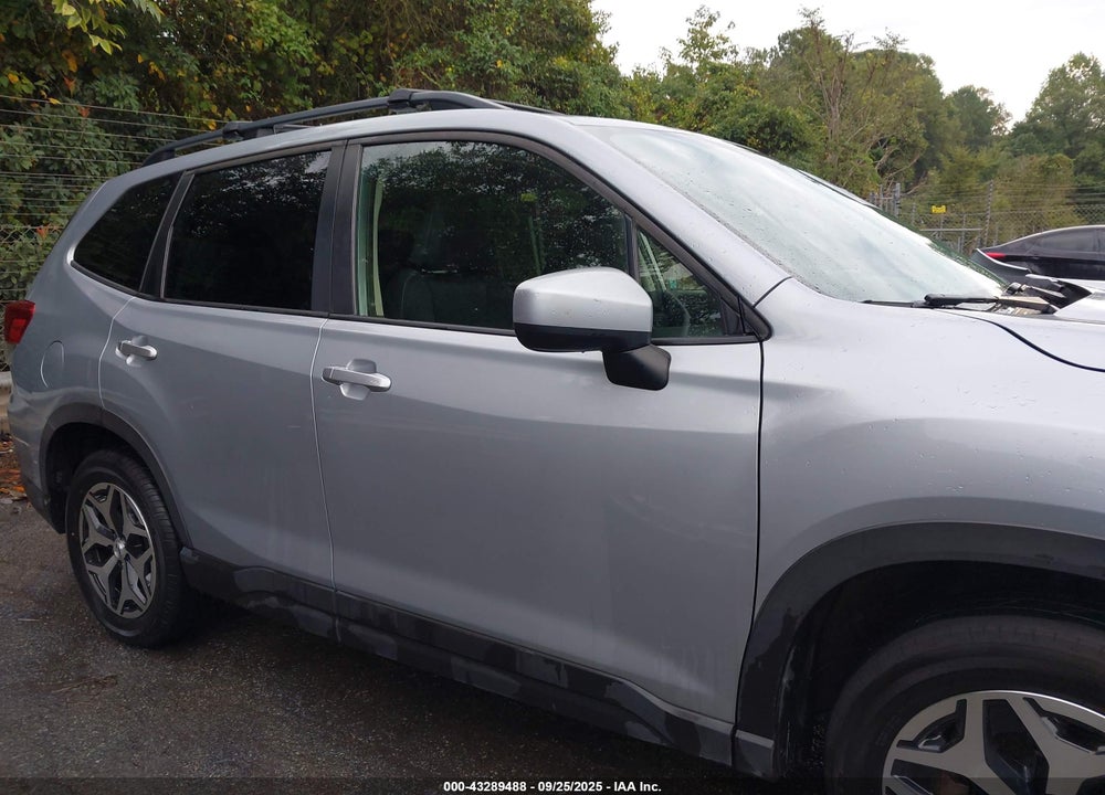 2021 SUBARU FORESTER VIN: JF2SKAFC0MH592096