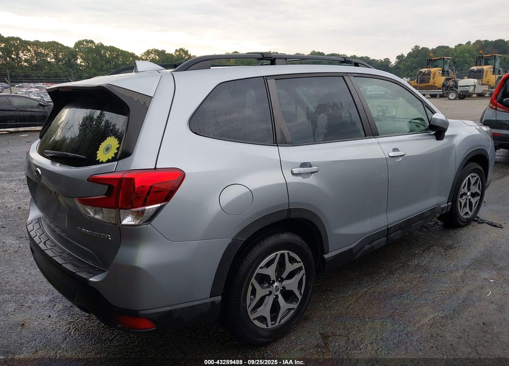 2021 SUBARU FORESTER VIN: JF2SKAFC0MH592096