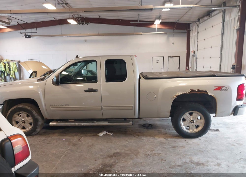 2013 CHEVROLET SILVERADO 1500 VIN: 1GCRKSE75DZ256803