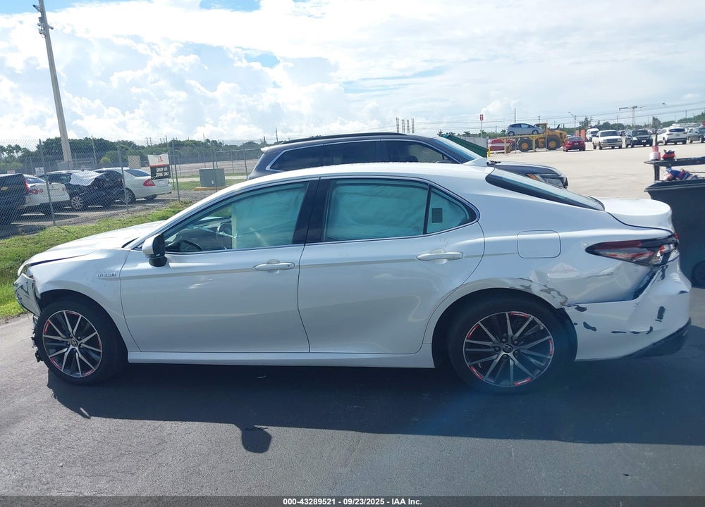 2021 TOYOTA CAMRY XLE HYBRID VIN: 4T1F31AK0MU555466