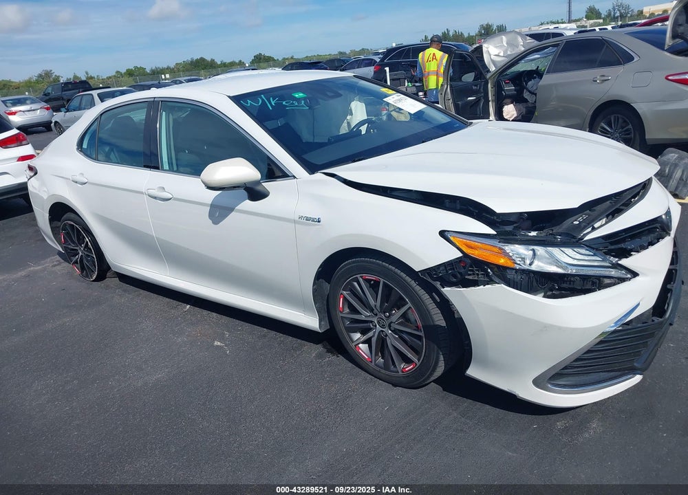 2021 TOYOTA CAMRY XLE HYBRID VIN: 4T1F31AK0MU555466