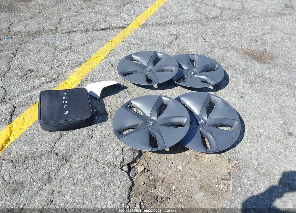 2020 TESLA MODEL 3 LONG RANGE DUAL MOTOR ALL-WHEEL DRIVE VIN: 5YJ3E1EBXLF650183