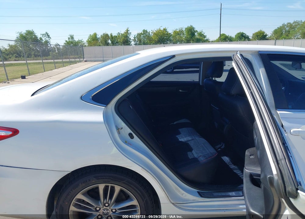 2015 TOYOTA CAMRY SE VIN: 4T1BF1FK3FU478609