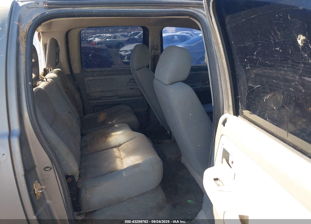 2005 DODGE DAKOTA SLT VIN: 1D7HE48N75S275748