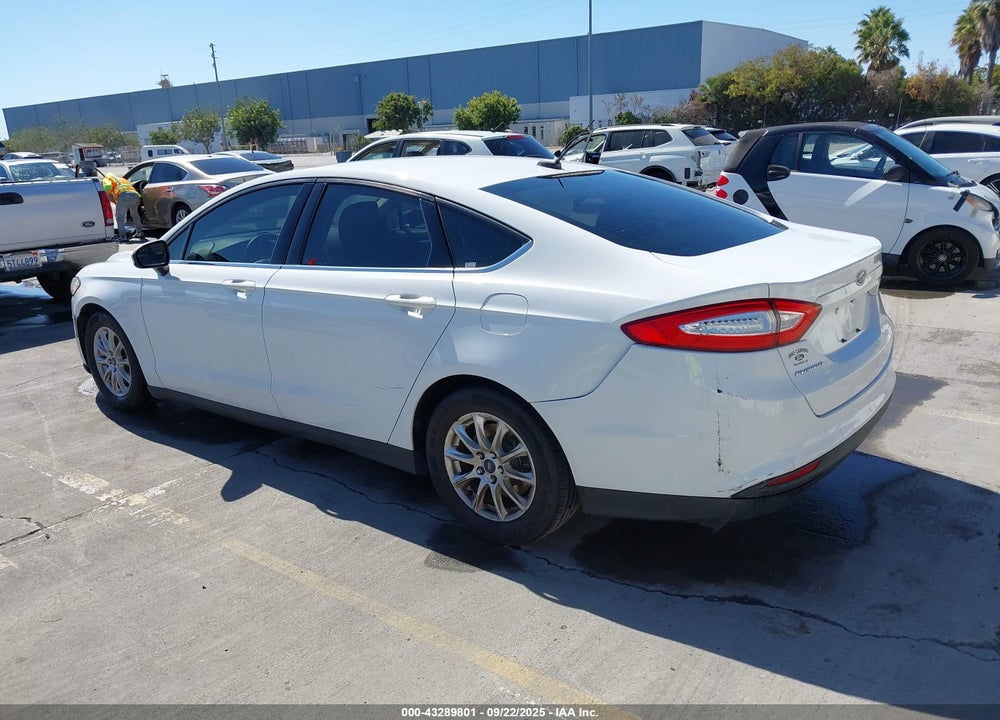2015 FORD FUSION S VIN: 3FA6P0G72FR213703