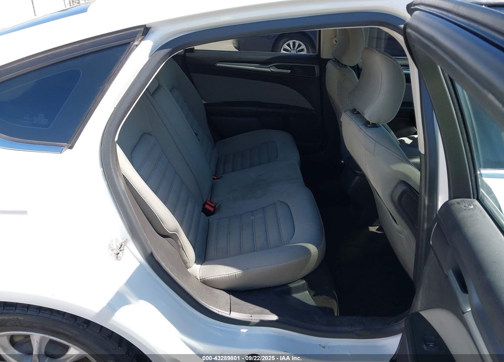 2015 FORD FUSION S VIN: 3FA6P0G72FR213703
