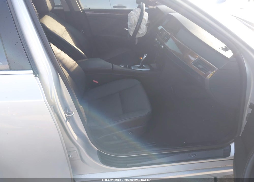 2010 BMW 5 SERIES VIN: WBANV1C50AC444402