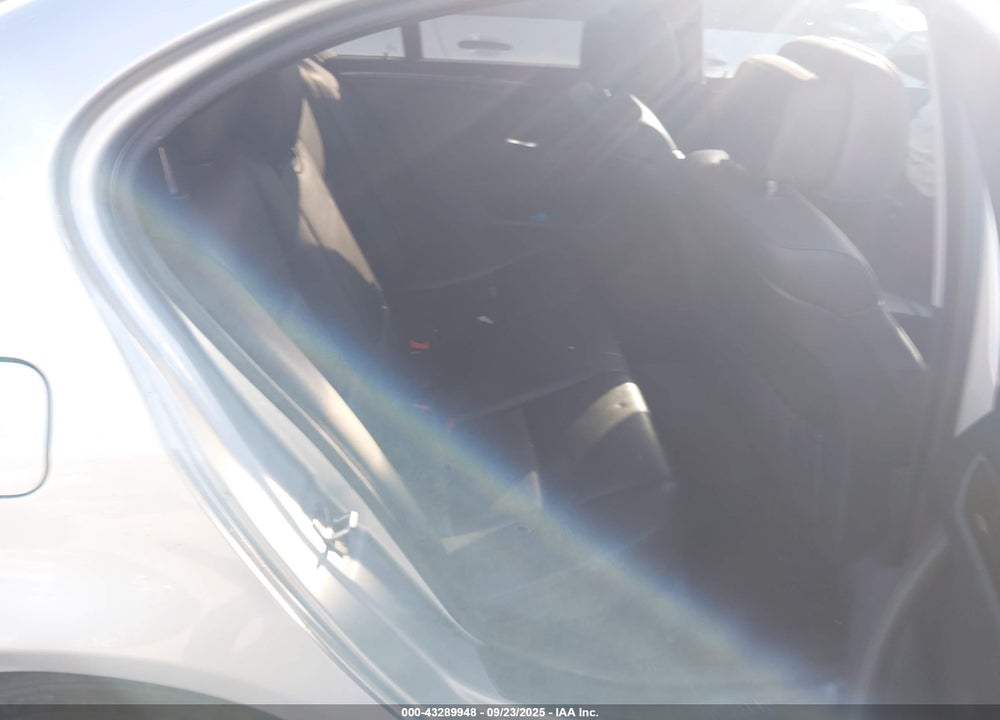 2010 BMW 5 SERIES VIN: WBANV1C50AC444402