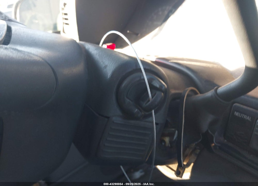 1999 CHEVROLET SUBURBAN 2500 VIN: 1GNGK26R8XJ527936