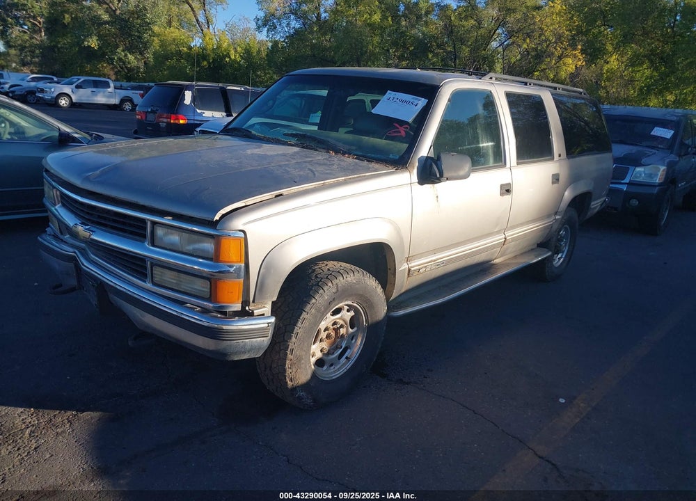 1999 CHEVROLET SUBURBAN 2500 VIN: 1GNGK26R8XJ527936