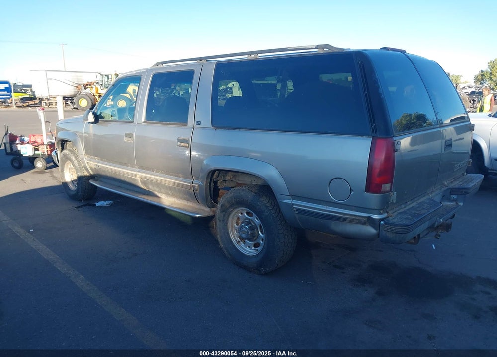 1999 CHEVROLET SUBURBAN 2500 VIN: 1GNGK26R8XJ527936