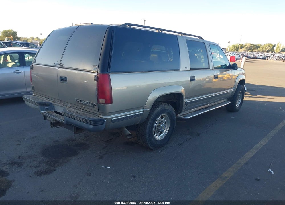 1999 CHEVROLET SUBURBAN 2500 VIN: 1GNGK26R8XJ527936