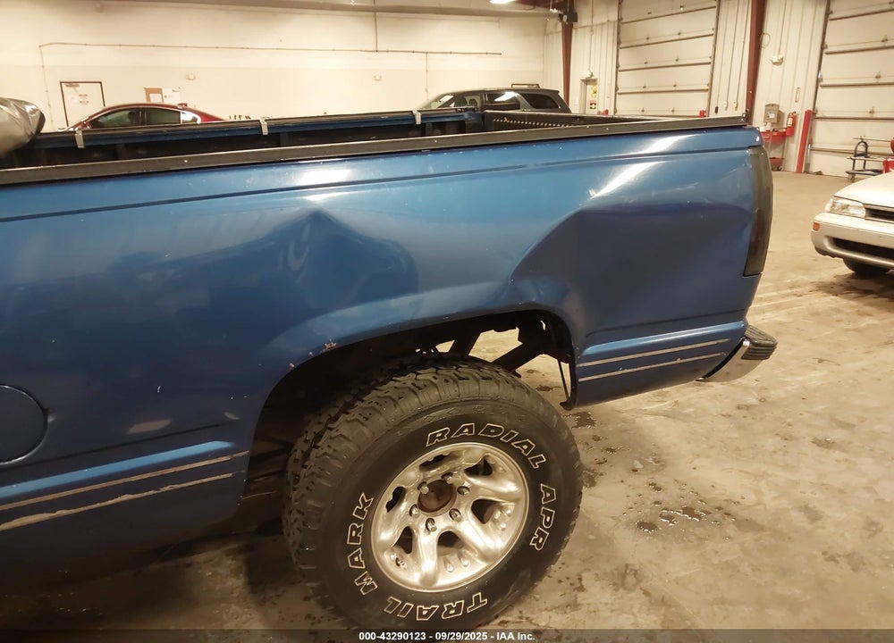 1998 CHEVROLET K1500 FLEETSIDE VIN: 1GCEK14R5WZ172060