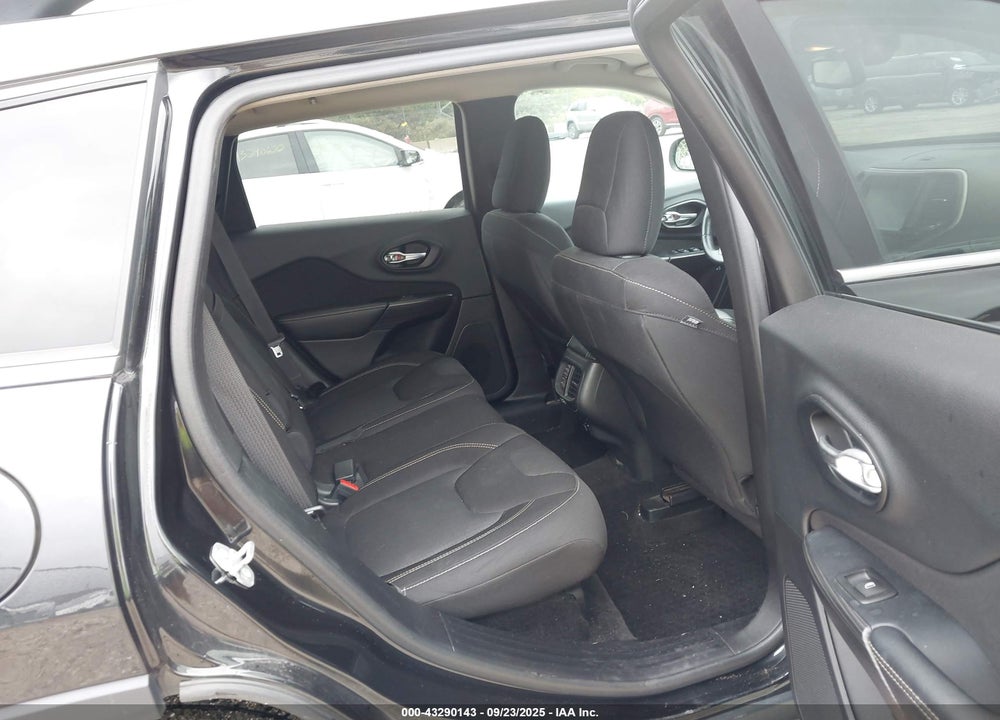 2015 JEEP CHEROKEE VIN: 1C4PJMCS4FW789467