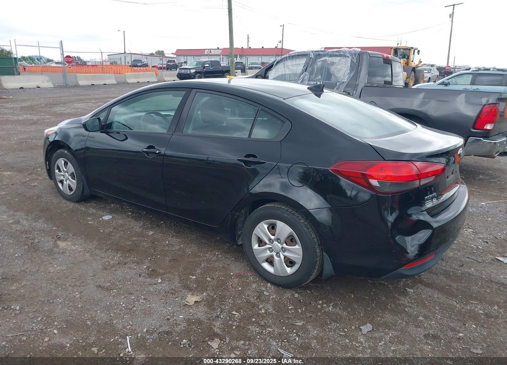 2017 KIA FORTE VIN: 3KPFK4A77HE078785