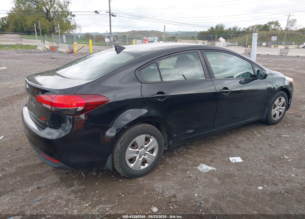 2017 KIA FORTE VIN: 3KPFK4A77HE078785