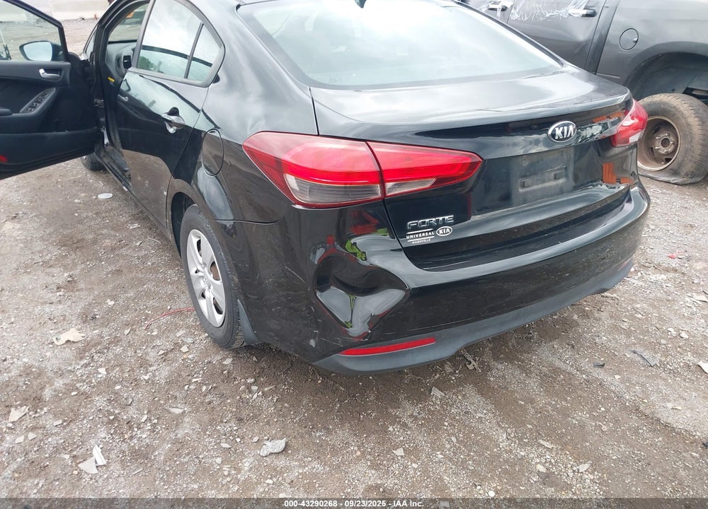 2017 KIA FORTE VIN: 3KPFK4A77HE078785