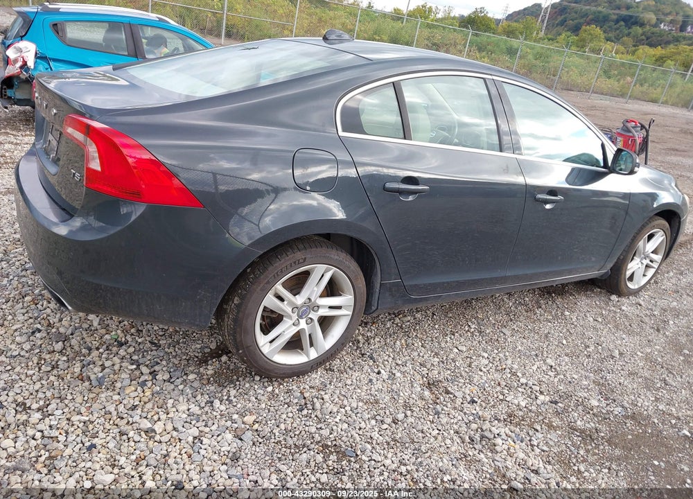 2015 VOLVO S60 VIN: YV140MFK4F1333073