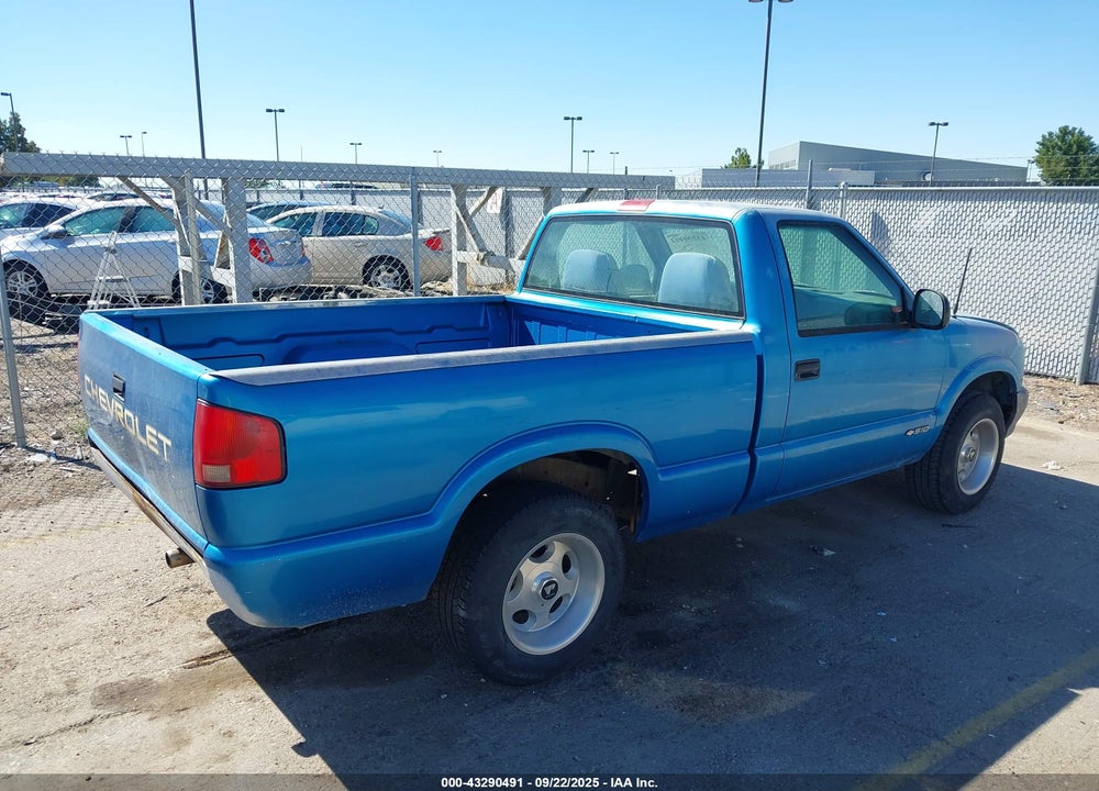 1995 CHEVROLET S TRUCK S10 VIN: 1GCCS1443SK108260