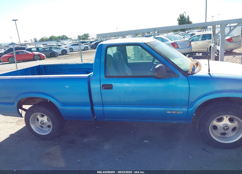 1995 CHEVROLET S TRUCK S10 VIN: 1GCCS1443SK108260