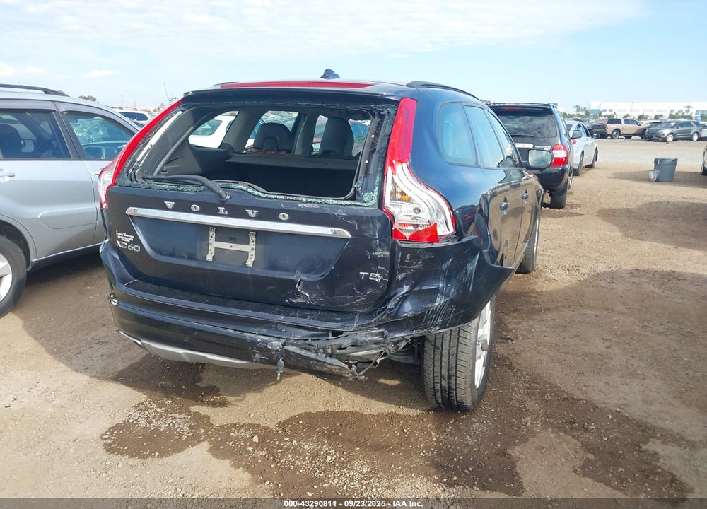 2017 VOLVO XC60 T5 VIN: YV440MDJ7H2196446