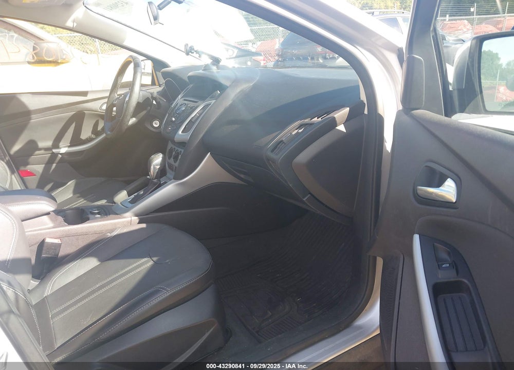 2014 FORD FOCUS SE VIN: 1FADP3F22EL178883
