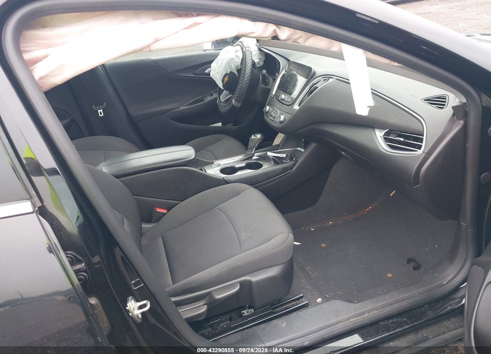 2018 CHEVROLET MALIBU LT VIN: 1G1ZD5ST3JF126697
