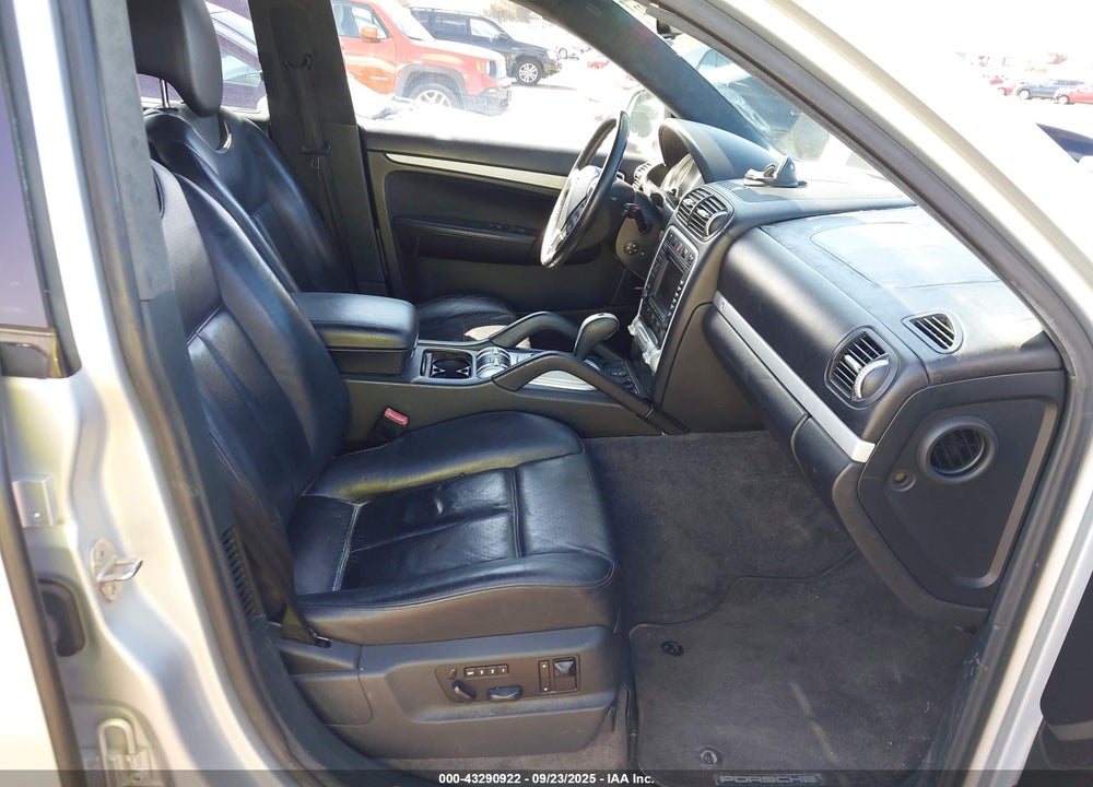 2005 PORSCHE CAYENNE TURBO VIN: WP1AC29P95LA90292