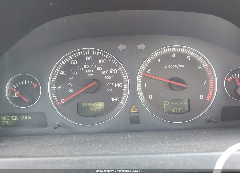 2005 VOLVO XC90 2.5T VIN: YV1CN592651139545