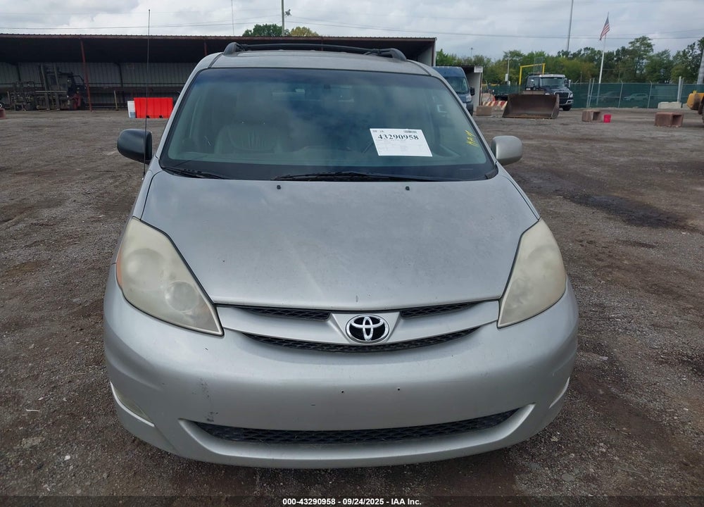 2010 TOYOTA SIENNA XLE VIN: 5TDYK4CC1AS300736