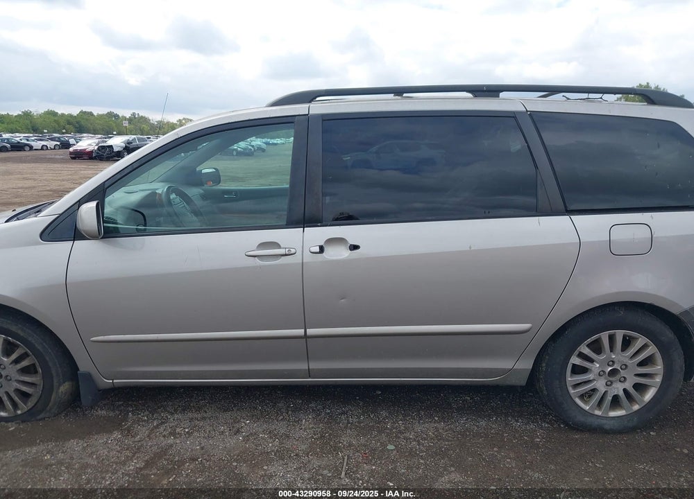 2010 TOYOTA SIENNA XLE VIN: 5TDYK4CC1AS300736