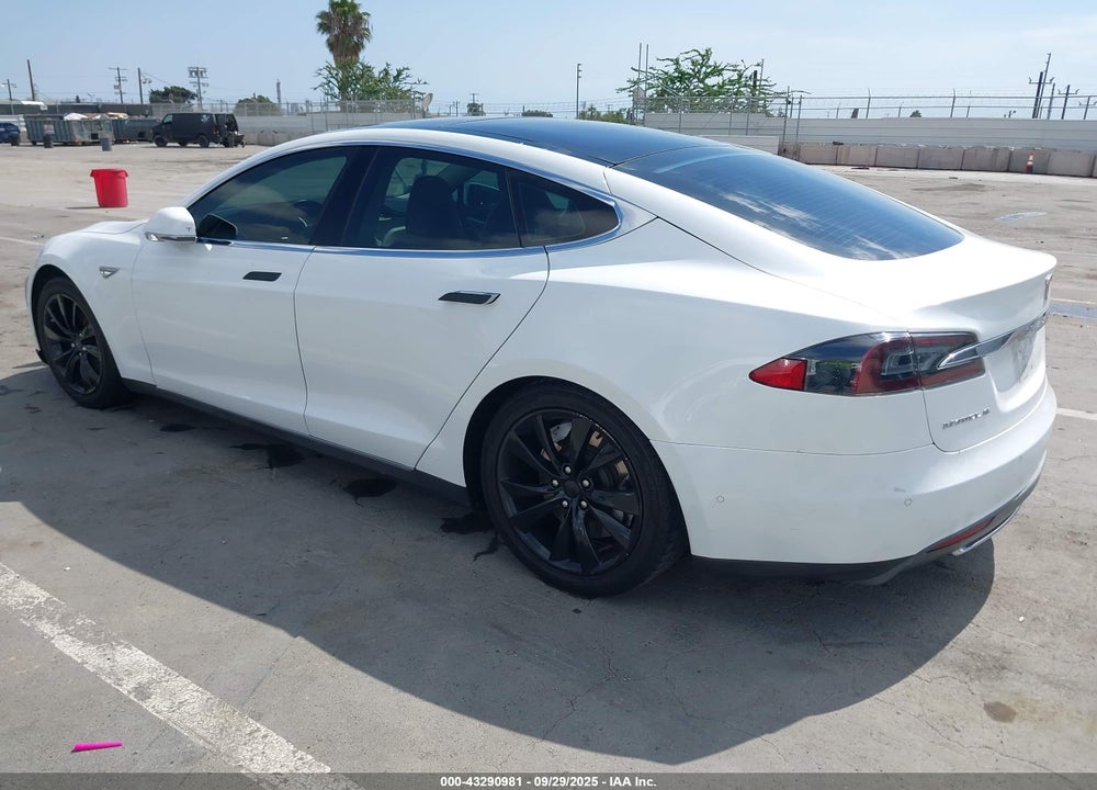 2015 TESLA MODEL S VIN: 5YJSA1H13FFP77386