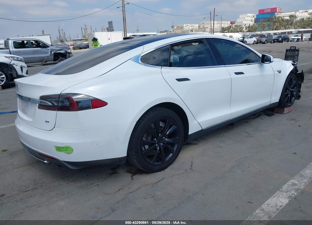 2015 TESLA MODEL S VIN: 5YJSA1H13FFP77386