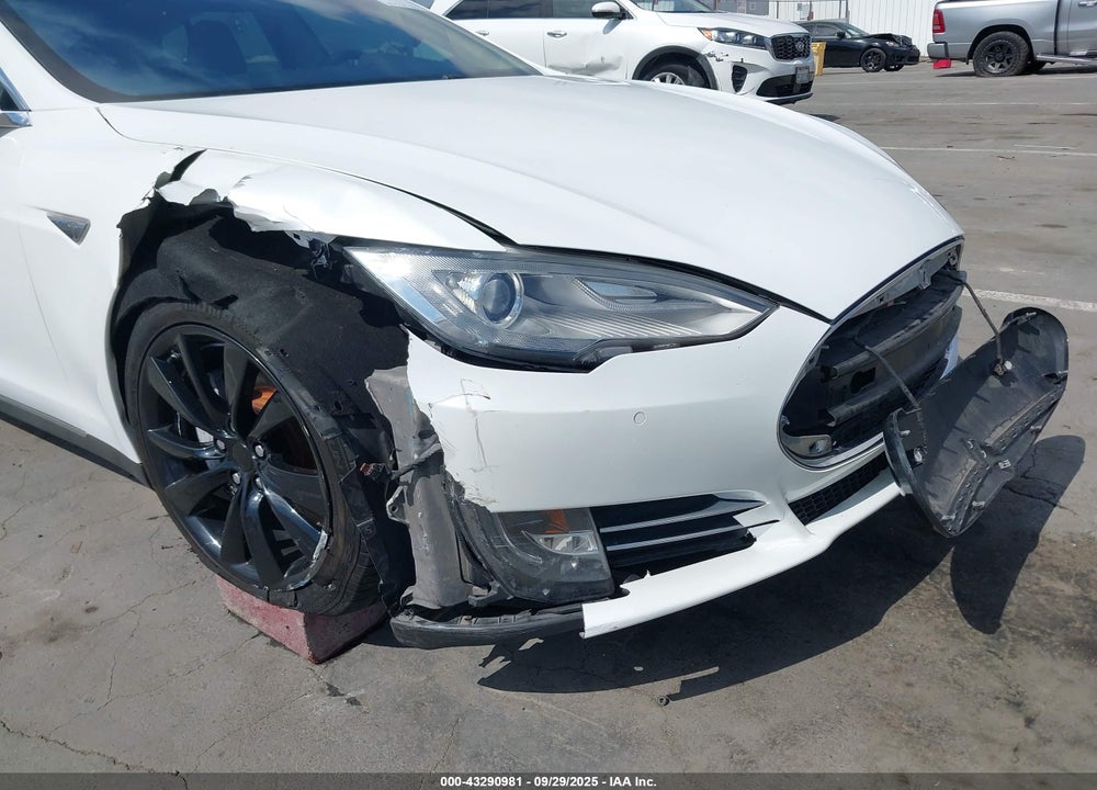 2015 TESLA MODEL S VIN: 5YJSA1H13FFP77386
