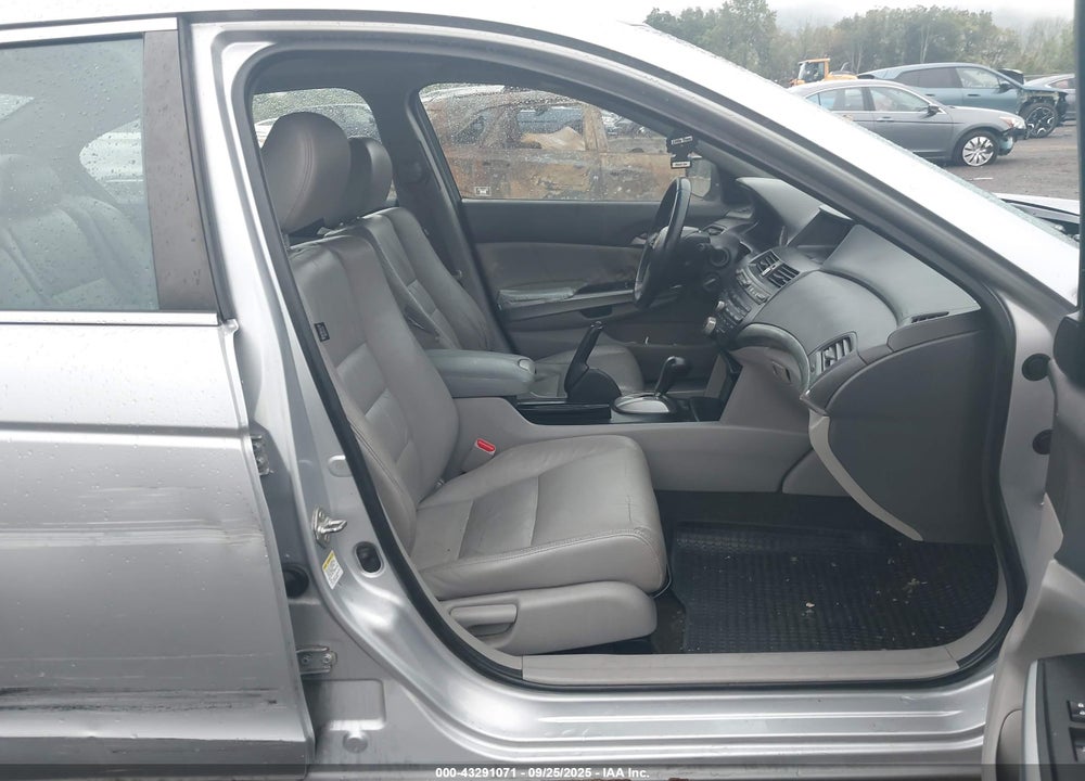2010 HONDA ACCORD VIN: 1HGCP2F85AA036359
