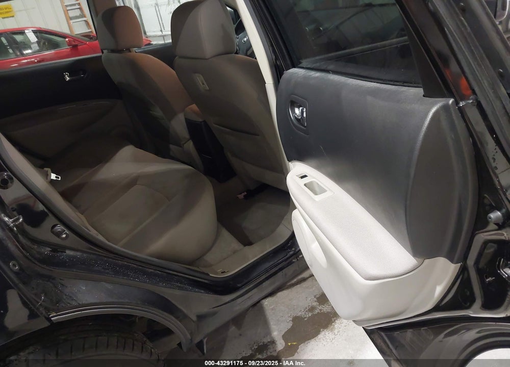 2013 NISSAN ROGUE S VIN: JN8AS5MT3DW520846