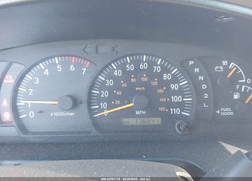 2004 TOYOTA TUNDRA LIMITED V8 VIN: 5TBDT48154S439512