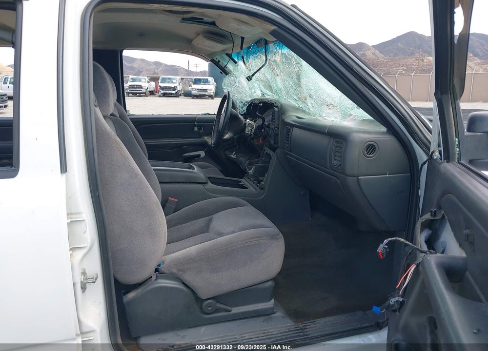 2006 GMC SIERRA 2500HD SLE2 VIN: 1GTHK23D56F235023