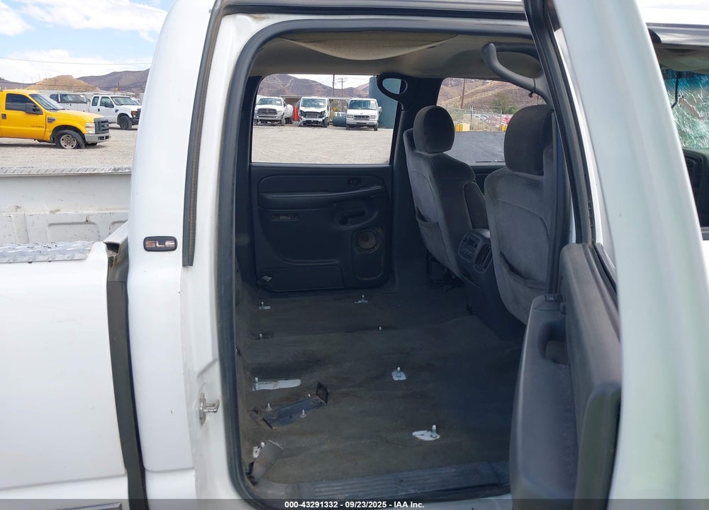 2006 GMC SIERRA 2500HD SLE2 VIN: 1GTHK23D56F235023