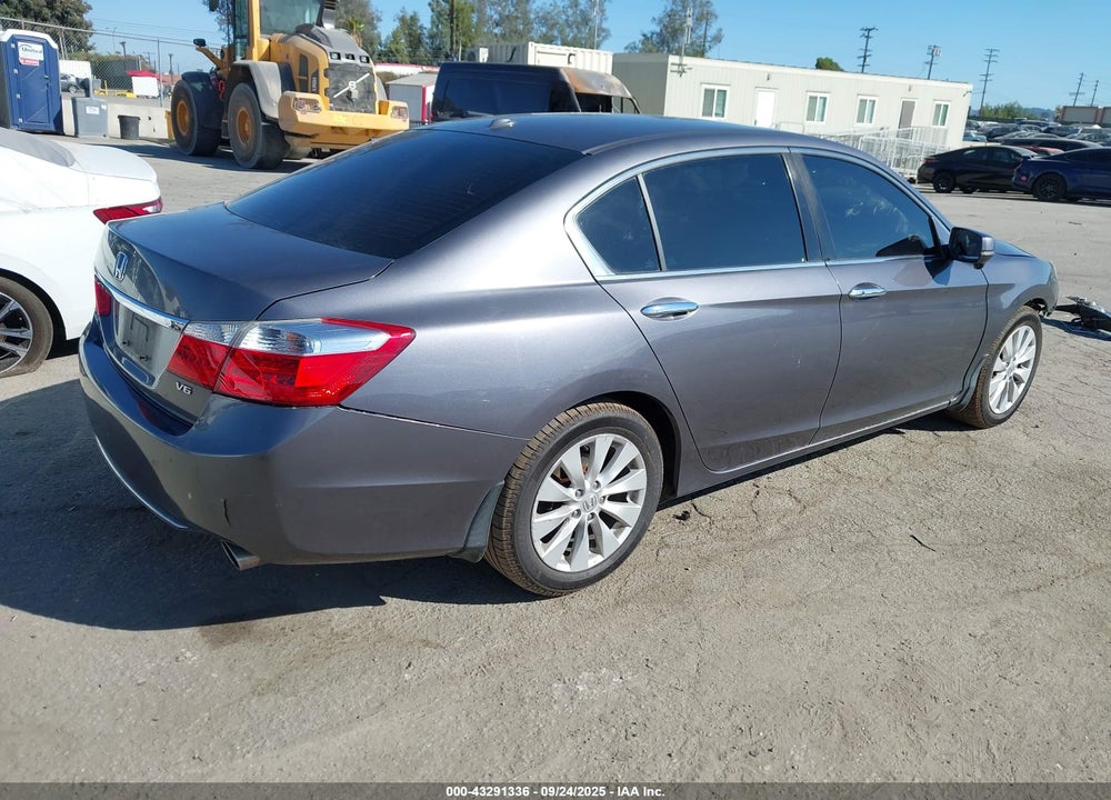 2015 HONDA ACCORD VIN: 1HGCR3F8XFA004420