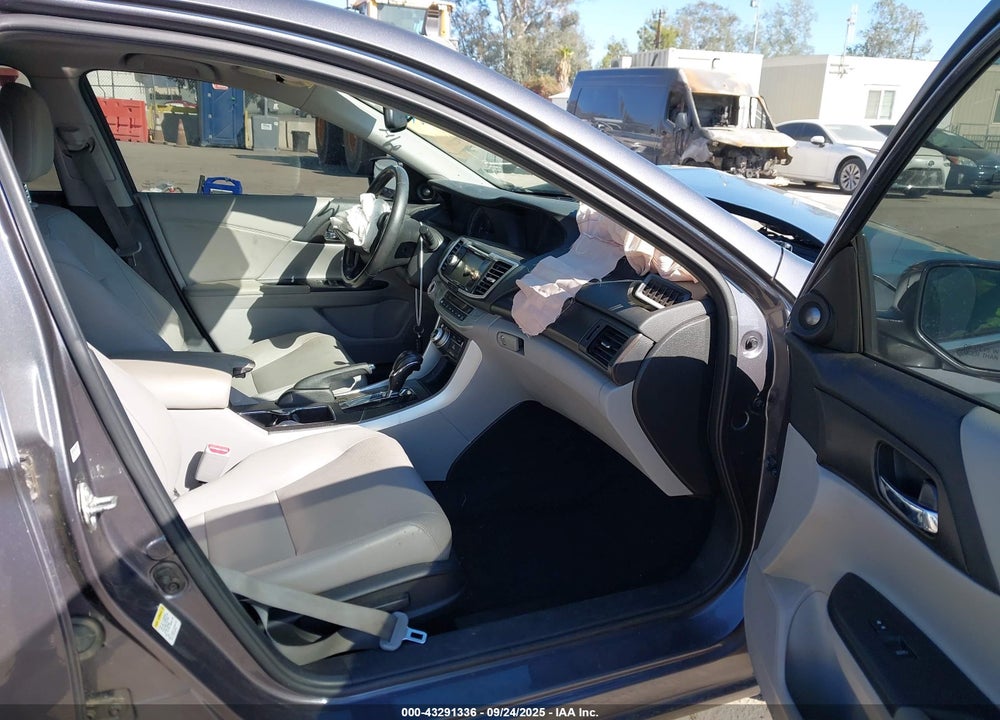 2015 HONDA ACCORD VIN: 1HGCR3F8XFA004420