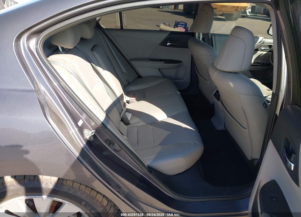 2015 HONDA ACCORD VIN: 1HGCR3F8XFA004420