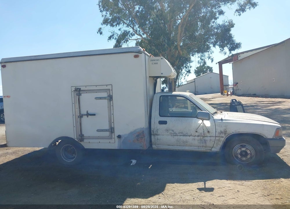 1991 TOYOTA PICKUP CAB CHASSIS SUPER LONG WB VIN: JT5VN94T8M0021048