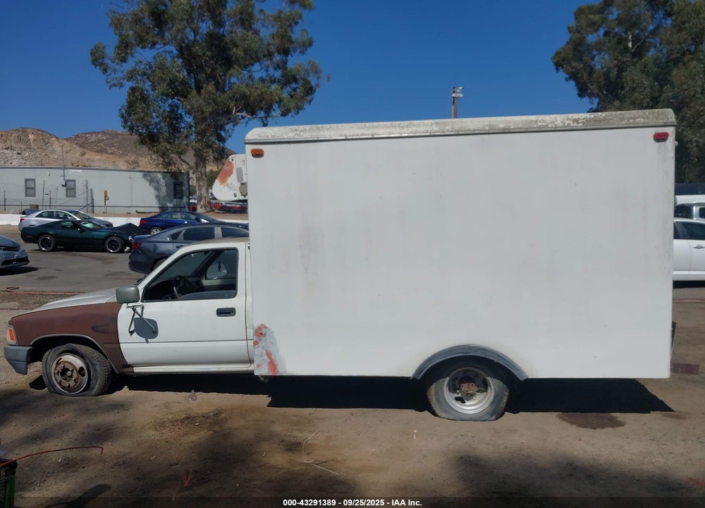 1991 TOYOTA PICKUP CAB CHASSIS SUPER LONG WB VIN: JT5VN94T8M0021048