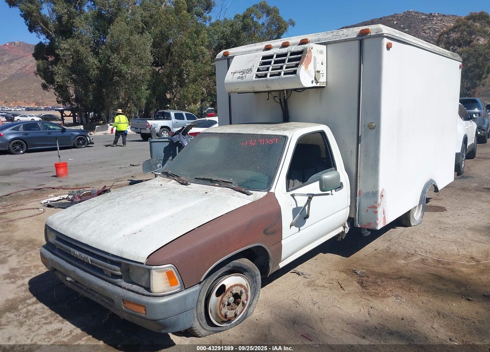 1991 TOYOTA PICKUP CAB CHASSIS SUPER LONG WB VIN: JT5VN94T8M0021048