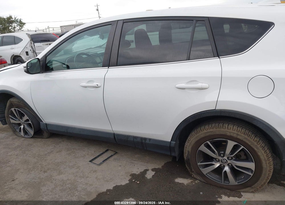 2018 TOYOTA RAV4 VIN: 2T3WFREV4JW474662