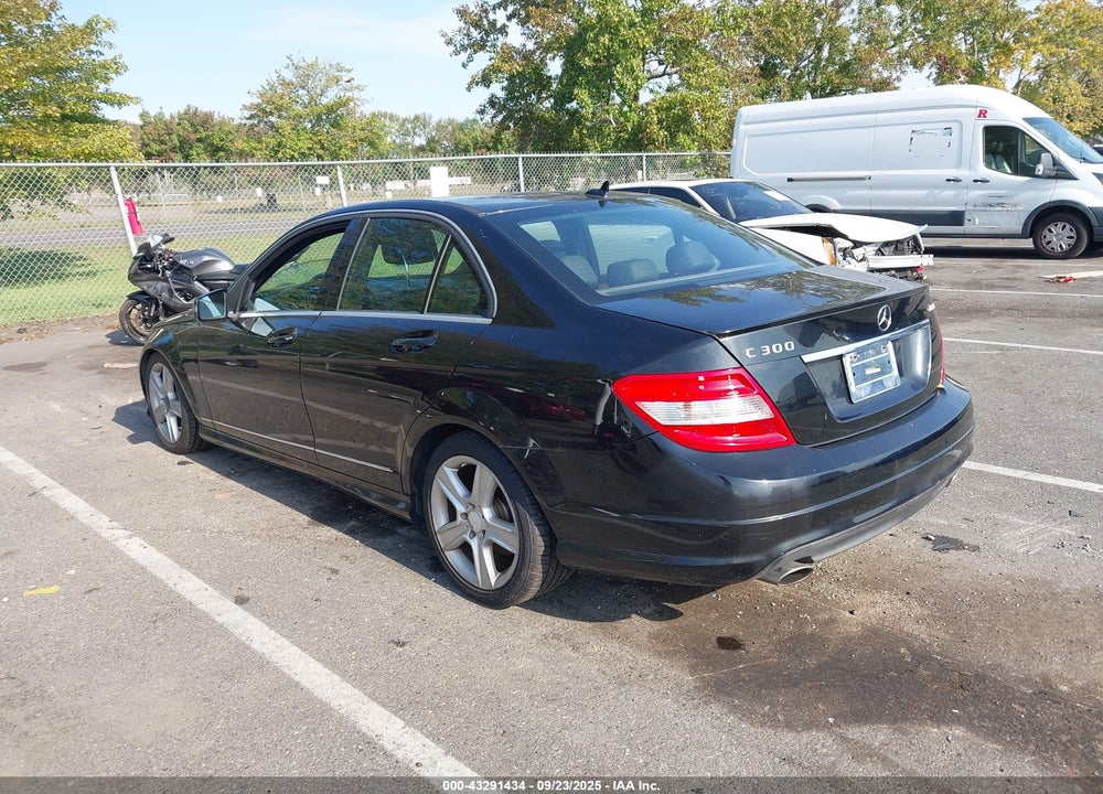 2011 MERCEDES-BENZ C CLASS VIN: WDDGF8BB4BR178167