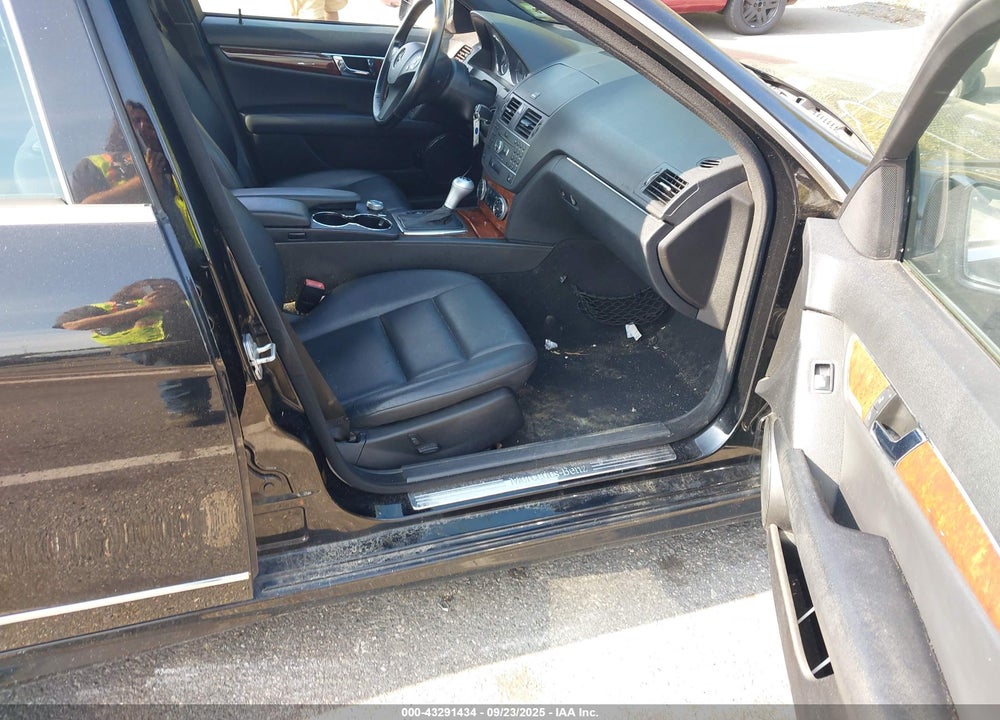 2011 MERCEDES-BENZ C CLASS VIN: WDDGF8BB4BR178167